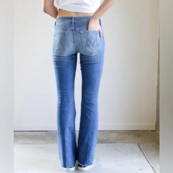 MOTHER DENIM EUC 26 
WEEKENDER FRAY IN “RACING
HEARTS” - Picture 2 of 14